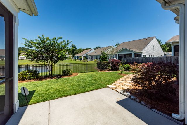 6058 Wilkes Pond Drive, Hollywood, SC 29449