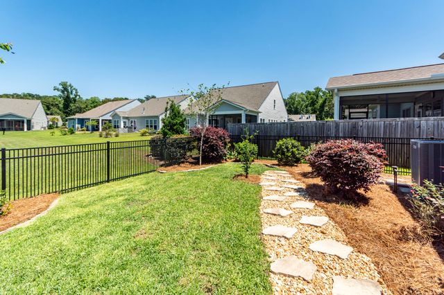 6058 Wilkes Pond Drive, Hollywood, SC 29449