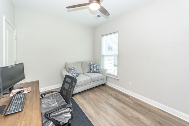 6058 Wilkes Pond Drive, Hollywood, SC 29449