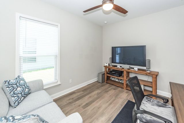 6058 Wilkes Pond Drive, Hollywood, SC 29449
