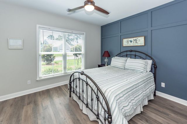 6058 Wilkes Pond Drive, Hollywood, SC 29449