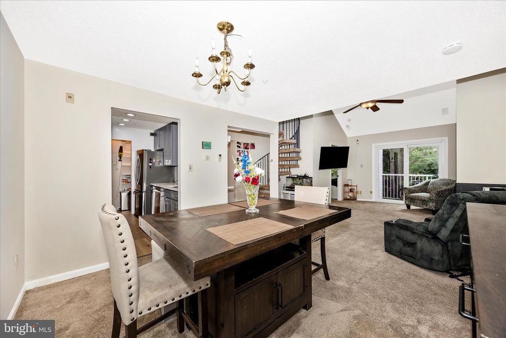 Image 12 of property listing at 12902 CHURCHILL RIDGE CIR #2-14, Germantown, MD 20874