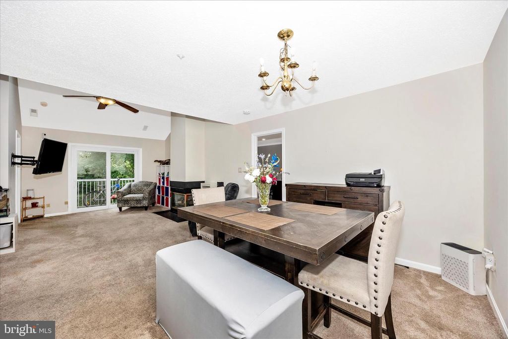 Image 13 of property listing at 12902 CHURCHILL RIDGE CIR #2-14, Germantown, MD 20874