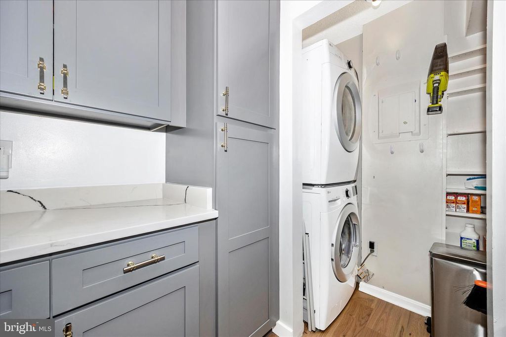 Image 18 of property listing at 12902 CHURCHILL RIDGE CIR #2-14, Germantown, MD 20874