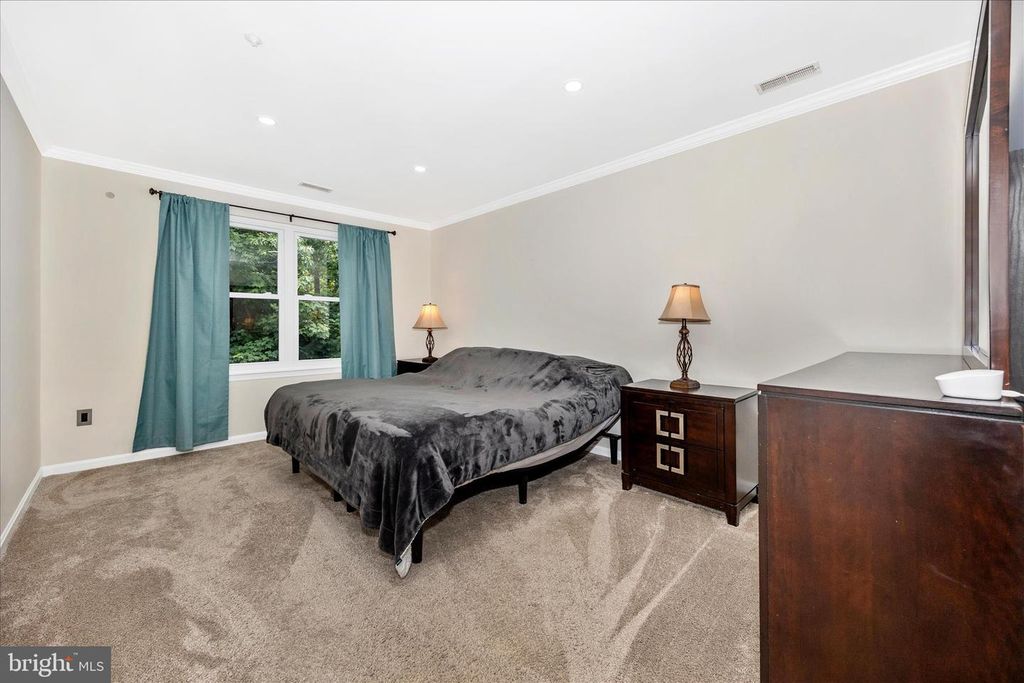 Image 20 of property listing at 12902 CHURCHILL RIDGE CIR #2-14, Germantown, MD 20874