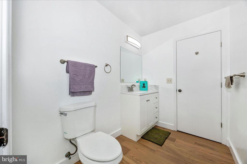 Image 27 of property listing at 12902 CHURCHILL RIDGE CIR #2-14, Germantown, MD 20874