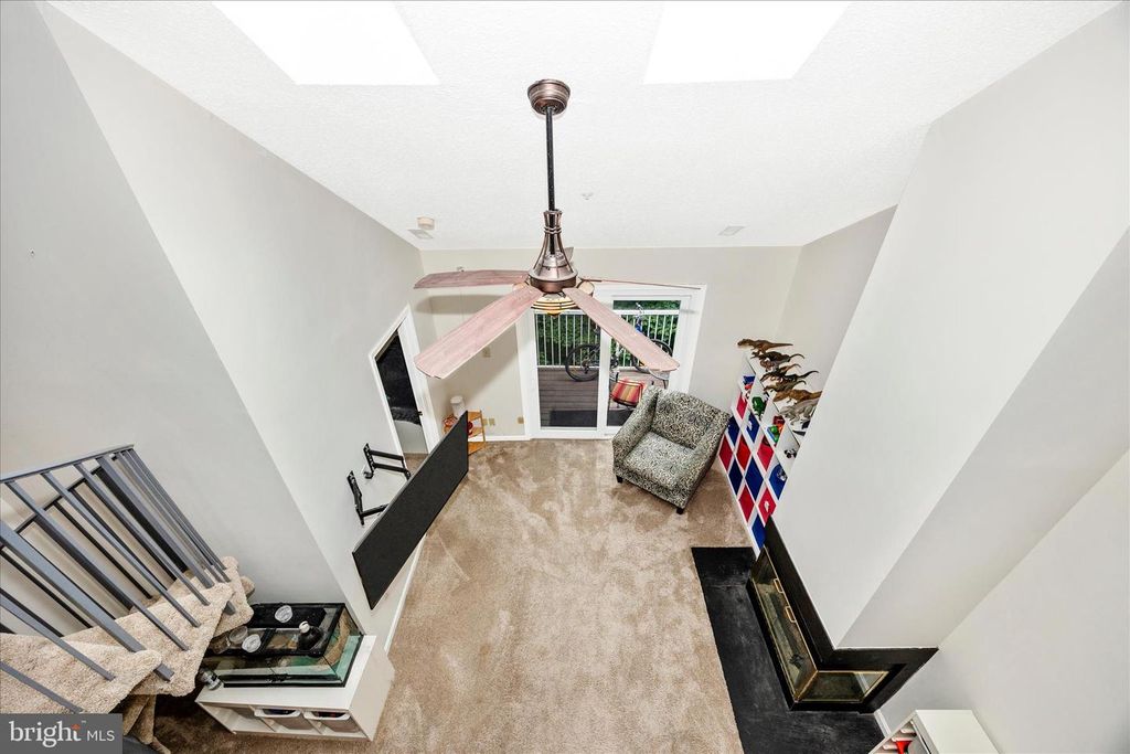 Image 32 of property listing at 12902 CHURCHILL RIDGE CIR #2-14, Germantown, MD 20874