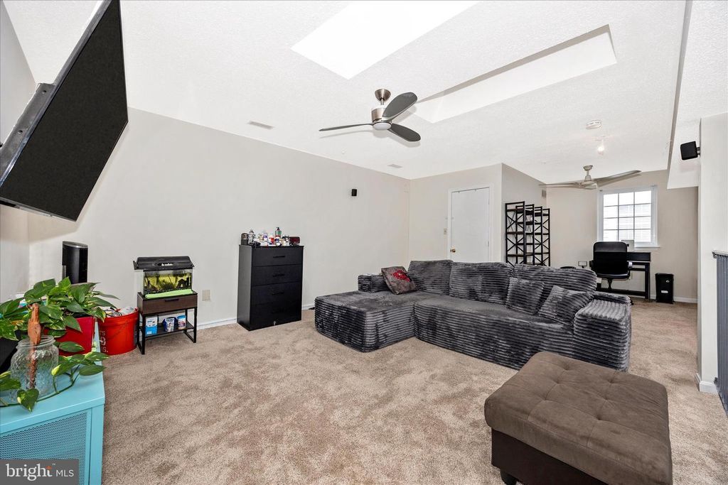 Image 34 of property listing at 12902 CHURCHILL RIDGE CIR #2-14, Germantown, MD 20874