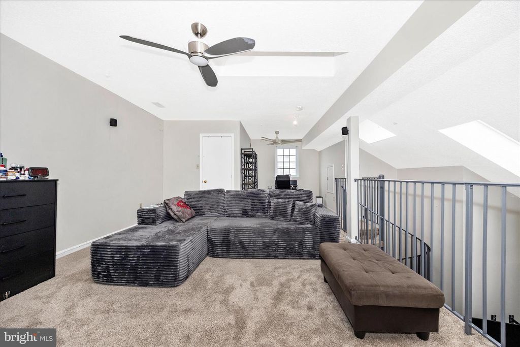Image 35 of property listing at 12902 CHURCHILL RIDGE CIR #2-14, Germantown, MD 20874