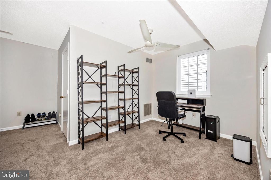 Image 38 of property listing at 12902 CHURCHILL RIDGE CIR #2-14, Germantown, MD 20874