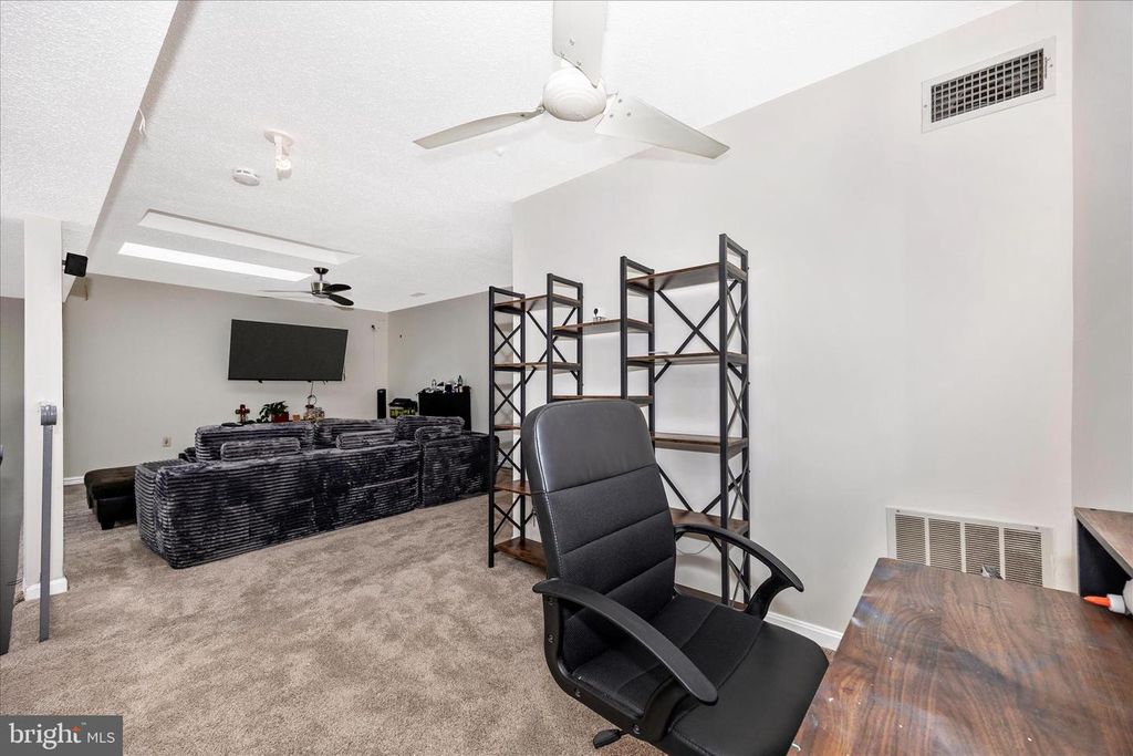 Image 39 of property listing at 12902 CHURCHILL RIDGE CIR #2-14, Germantown, MD 20874