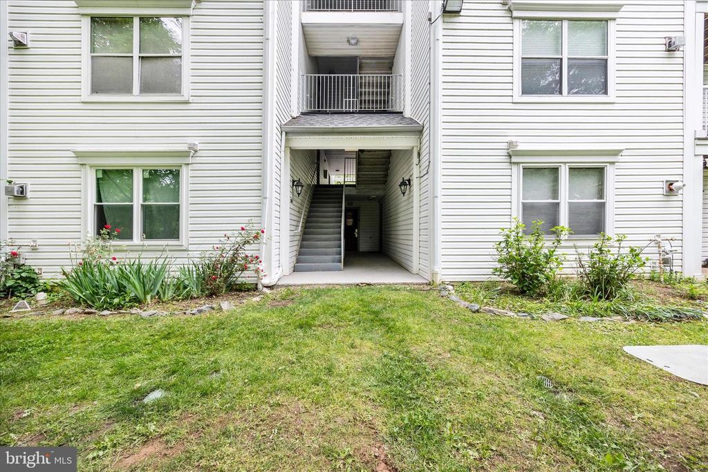 Image 42 of property listing at 12902 CHURCHILL RIDGE CIR #2-14, Germantown, MD 20874