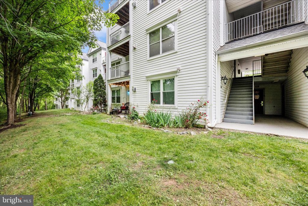 Image 43 of property listing at 12902 CHURCHILL RIDGE CIR #2-14, Germantown, MD 20874
