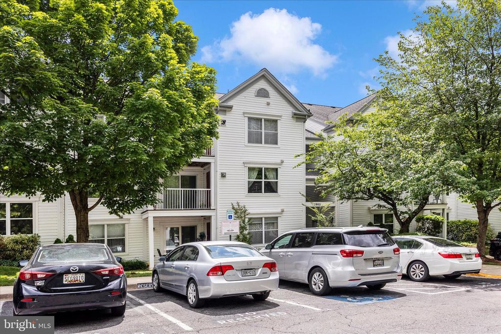 Image 49 of property listing at 12902 CHURCHILL RIDGE CIR #2-14, Germantown, MD 20874