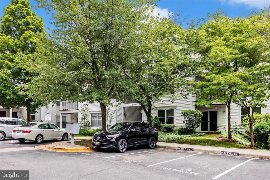 Image 50 of property listing at 12902 CHURCHILL RIDGE CIR #2-14, Germantown, MD 20874