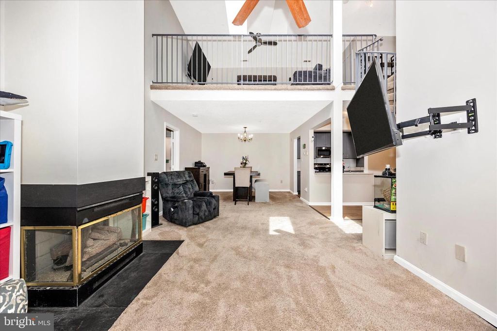 Image 8 of property listing at 12902 CHURCHILL RIDGE CIR #2-14, Germantown, MD 20874