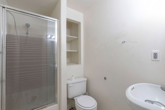 2815 W 4275 S, Roy, UT 84067