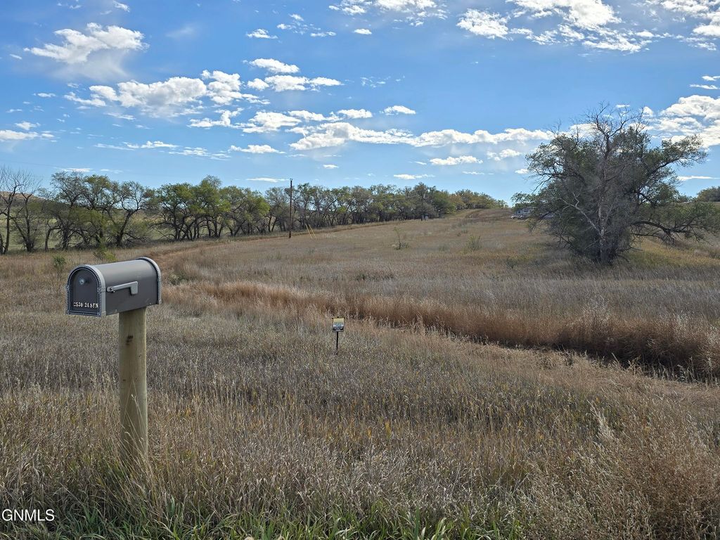 12530 24th Street NW, Watford City, ND 58854 photo 4