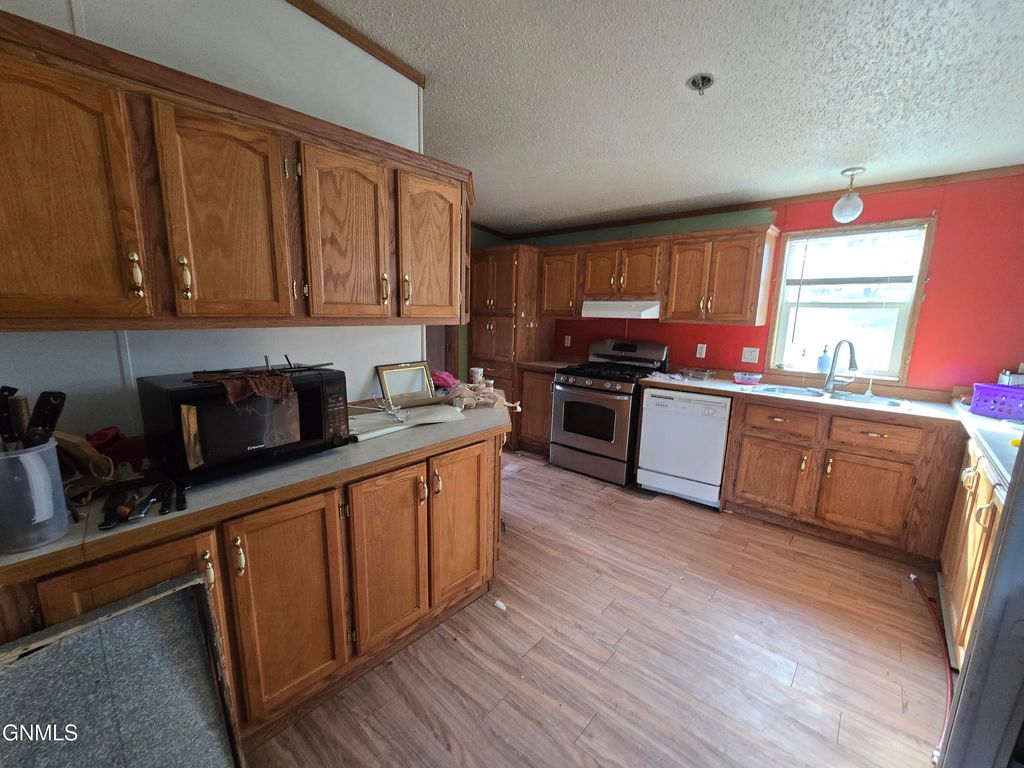 12530 24th Street NW, Watford City, ND 58854 photo 9