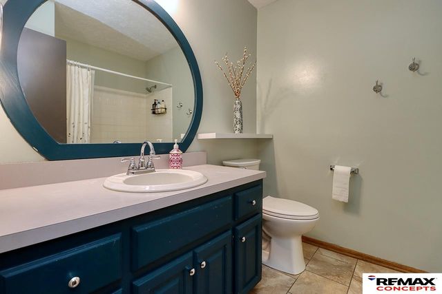 4749 Duxhall Drive, Lincoln, NE 68516