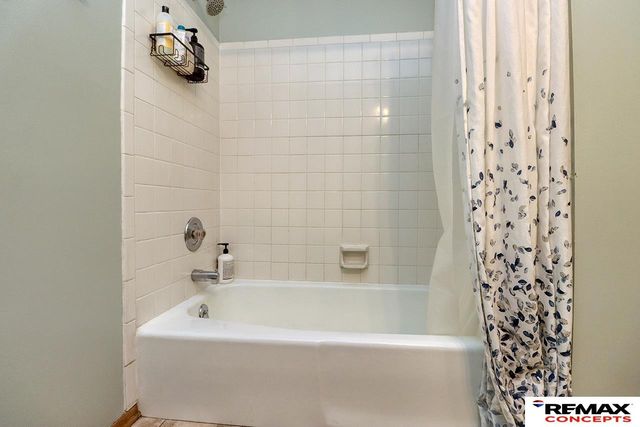 4749 Duxhall Drive, Lincoln, NE 68516