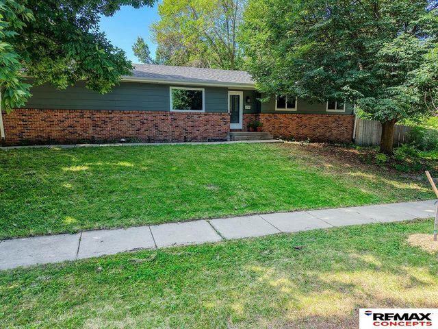 4749 Duxhall Drive, Lincoln, NE 68516