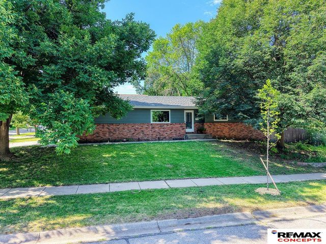 4749 Duxhall Drive, Lincoln, NE 68516