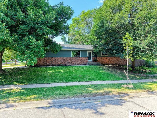 4749 Duxhall Drive, Lincoln, NE 68516