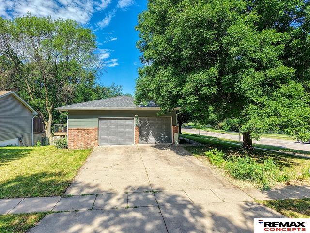 4749 Duxhall Drive, Lincoln, NE 68516