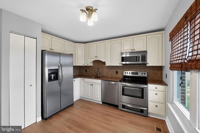 2435 VINEYARD LN, Crofton, MD 21114