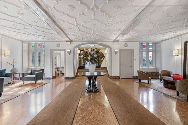 333 E 53rd St Apt 1F, New York City, NY 10022