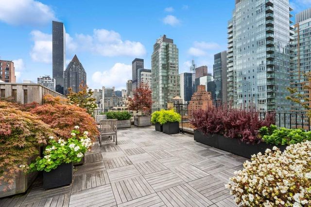 333 E 53rd St Apt 1F, New York City, NY 10022