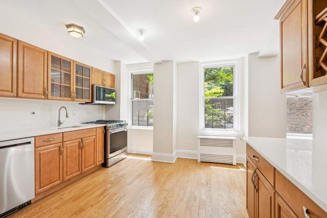 333 E 53rd St Apt 1F, New York City, NY 10022