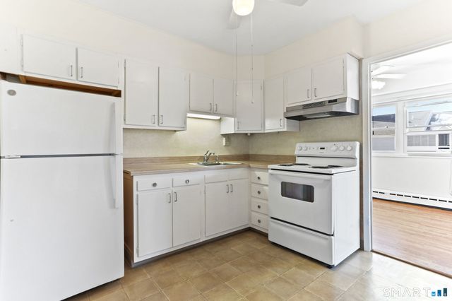 25 Cartright Street 3K, Bridgeport, CT 06604