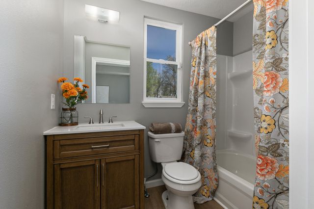 1874 N Main Avenue, Springfield, MO 65803