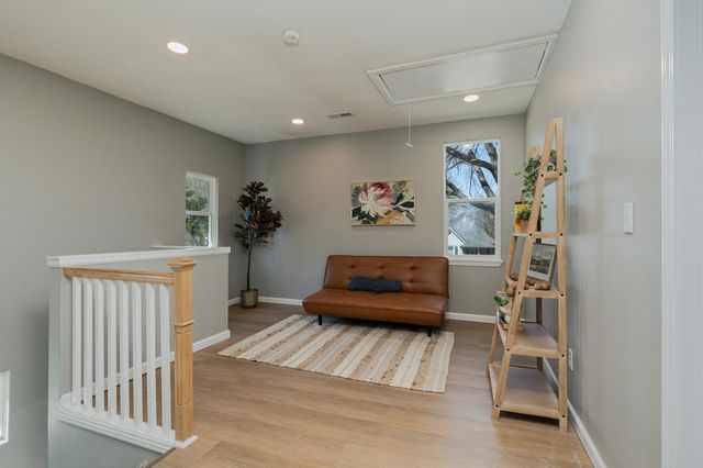 1874 N Main Avenue, Springfield, MO 65803