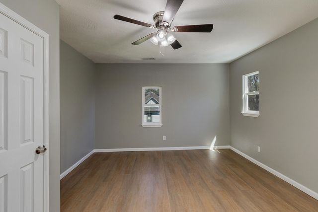 1874 N Main Avenue, Springfield, MO 65803