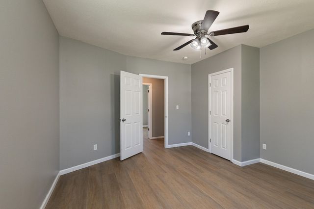 1874 N Main Avenue, Springfield, MO 65803