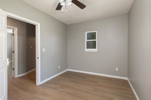 1874 N Main Avenue, Springfield, MO 65803