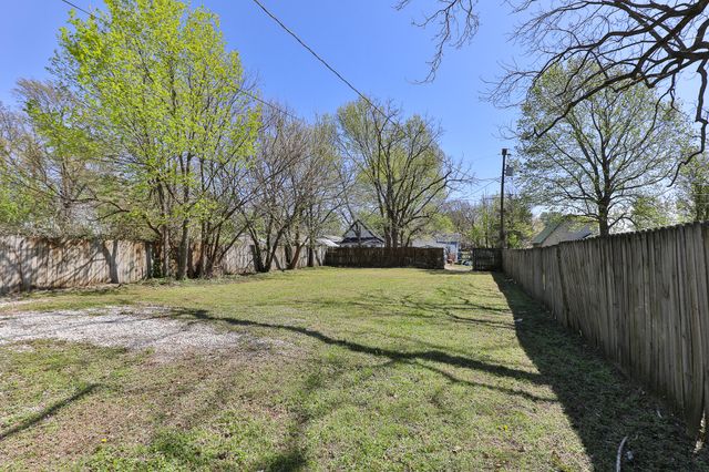 1874 N Main Avenue, Springfield, MO 65803