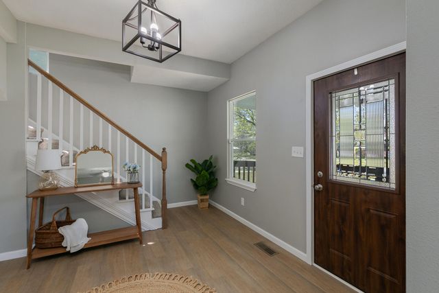 1874 N Main Avenue, Springfield, MO 65803