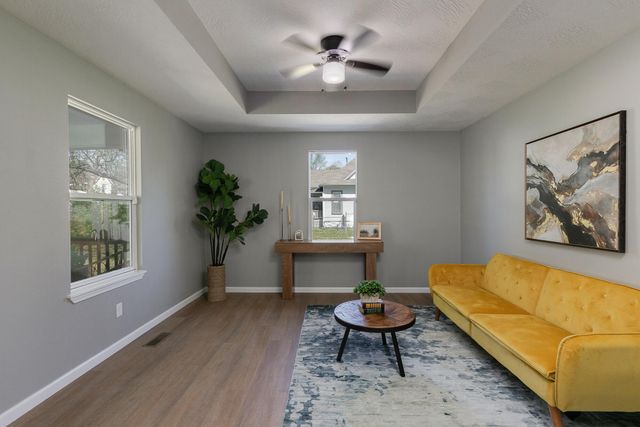 1874 N Main Avenue, Springfield, MO 65803