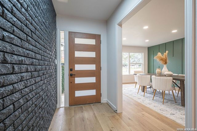 355 Donella, San Antonio, TX 78232