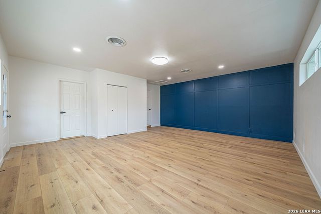 355 Donella, San Antonio, TX 78232