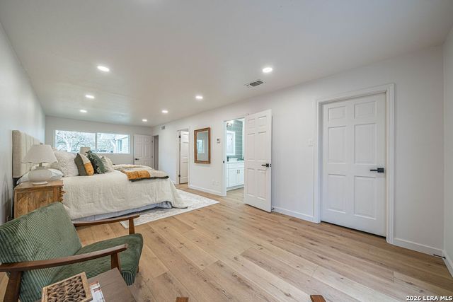 355 Donella, San Antonio, TX 78232