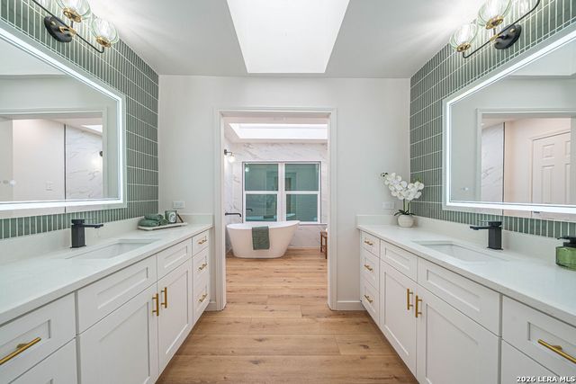 355 Donella, San Antonio, TX 78232