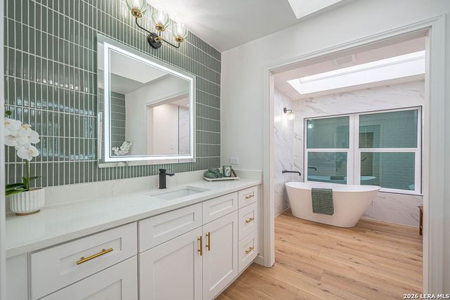 355 Donella, San Antonio, TX 78232