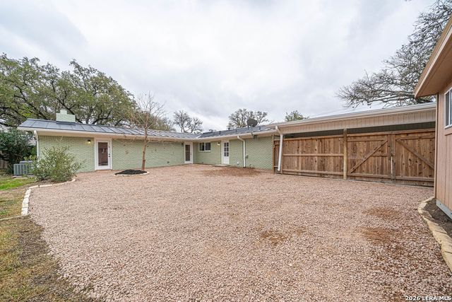 355 Donella, San Antonio, TX 78232