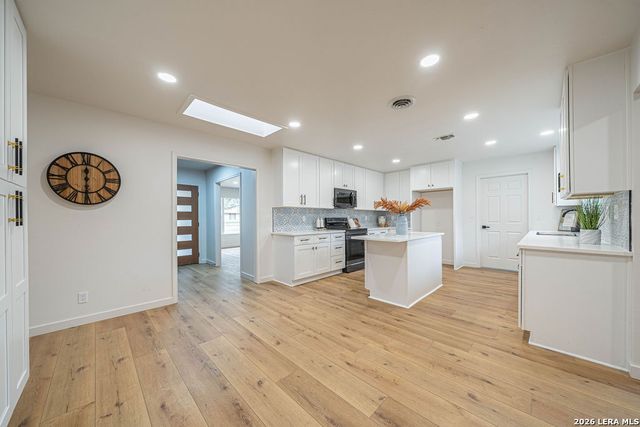 355 Donella, San Antonio, TX 78232