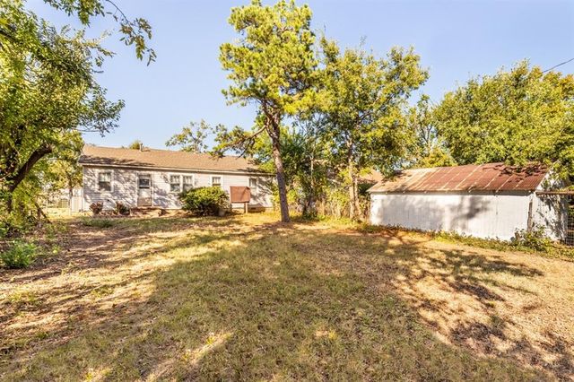 1216 E CAMPBELL Street, Edmond, OK 73034